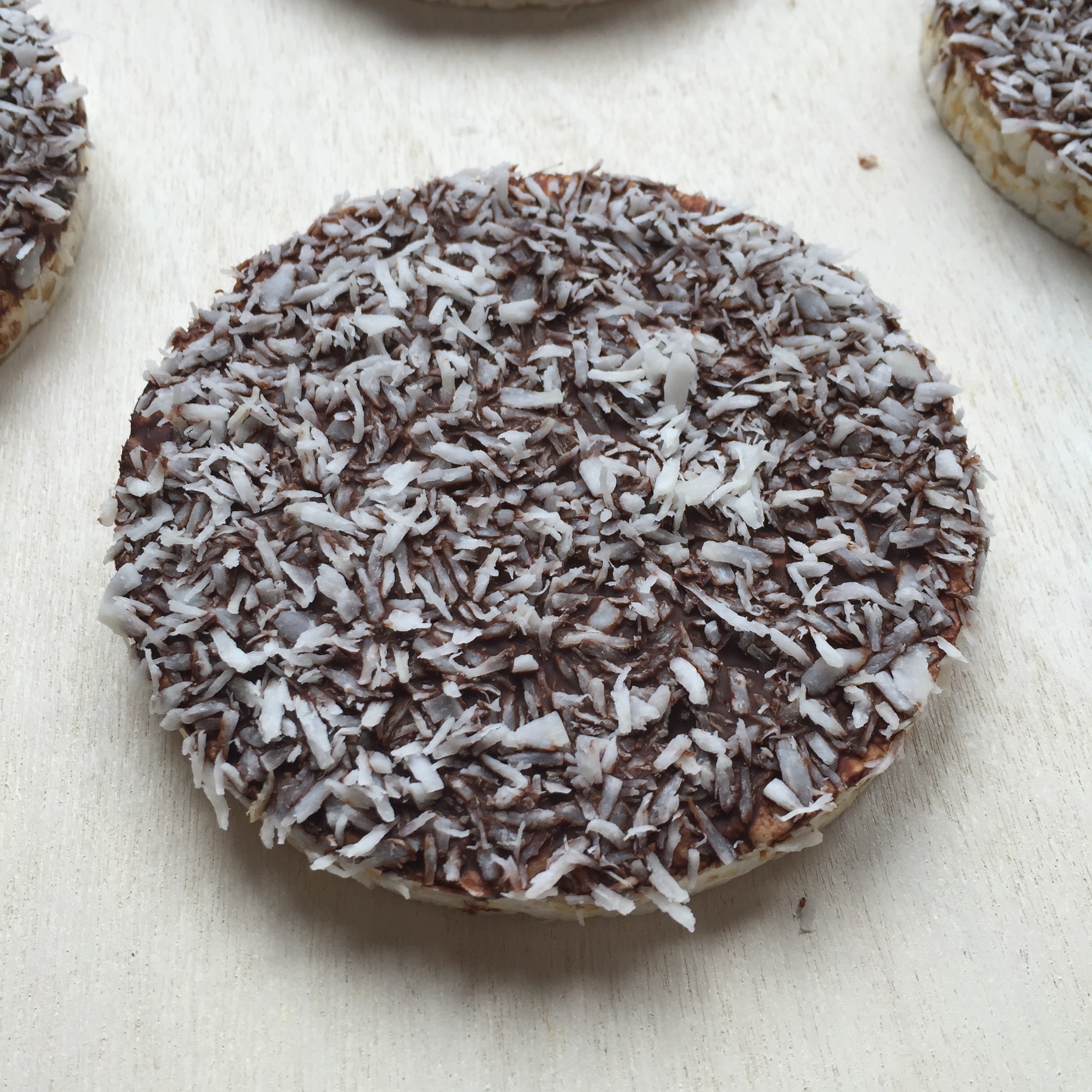 Chocolade rijstwafel met kokos 1
